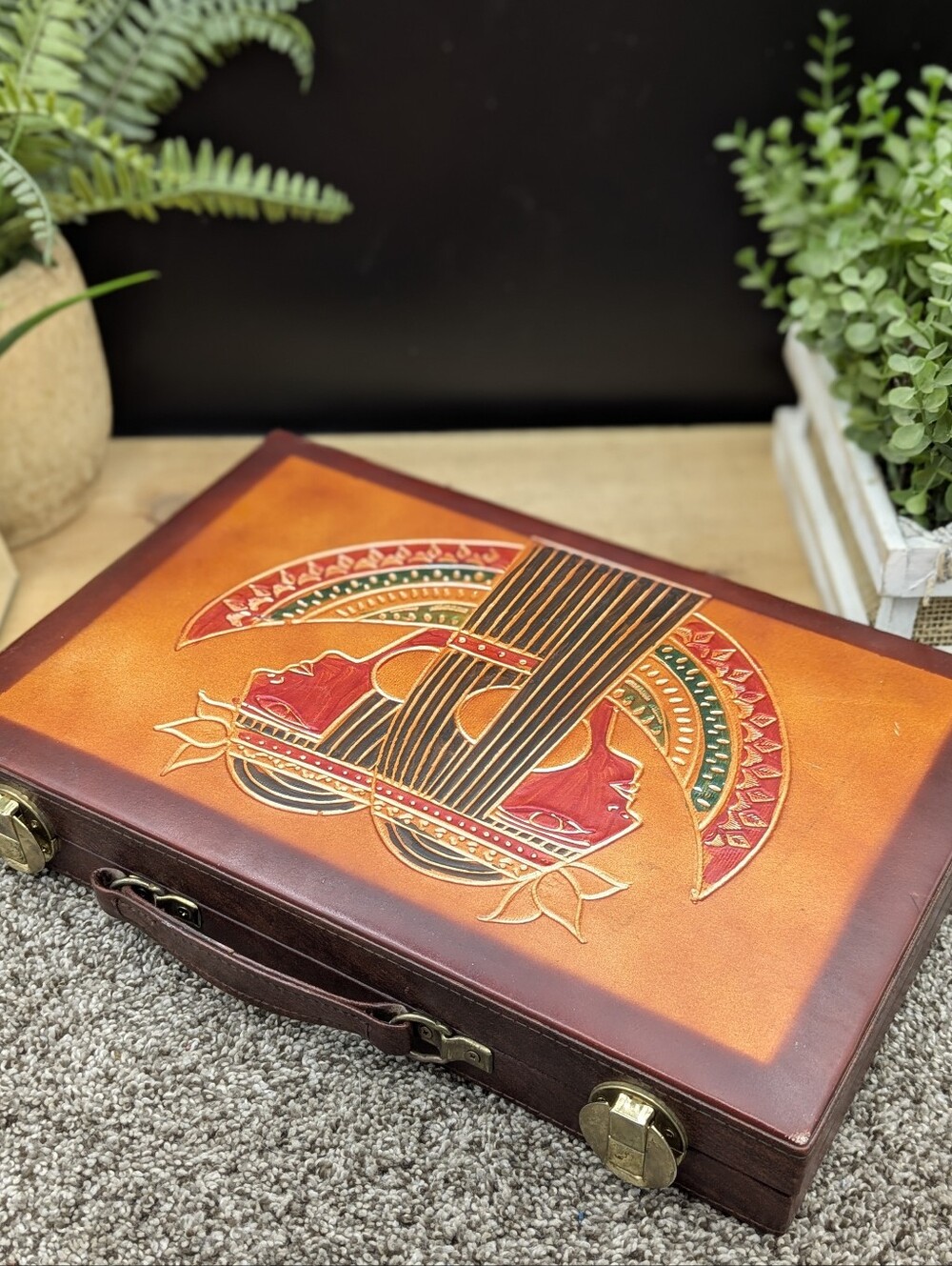 Vintage Backgammon Fold Up Travel Game Leather Egyptian Theme Case